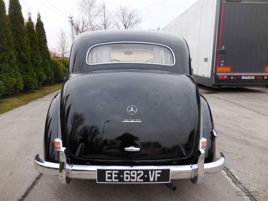  Mercedes-Benz 220 Berline Export 1953   
