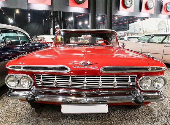   Chevrolet Impala Convertible