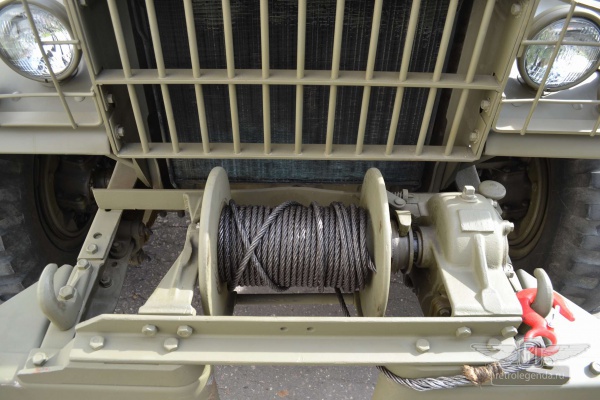 ретро автомобиль Dodge WC56 1942 год выпуска 