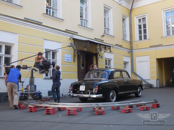 ретро автомобиль Mercedes-Benz 190B 1960 год выпуска 