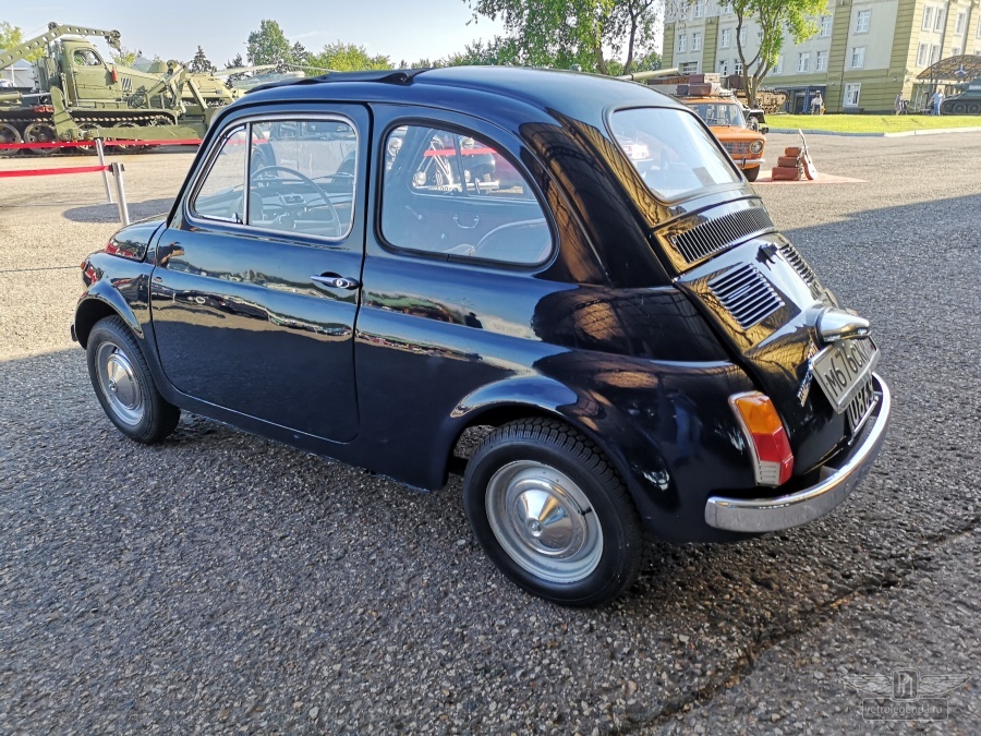 ретро автомобиль FIAT 500 1970 год выпуска 