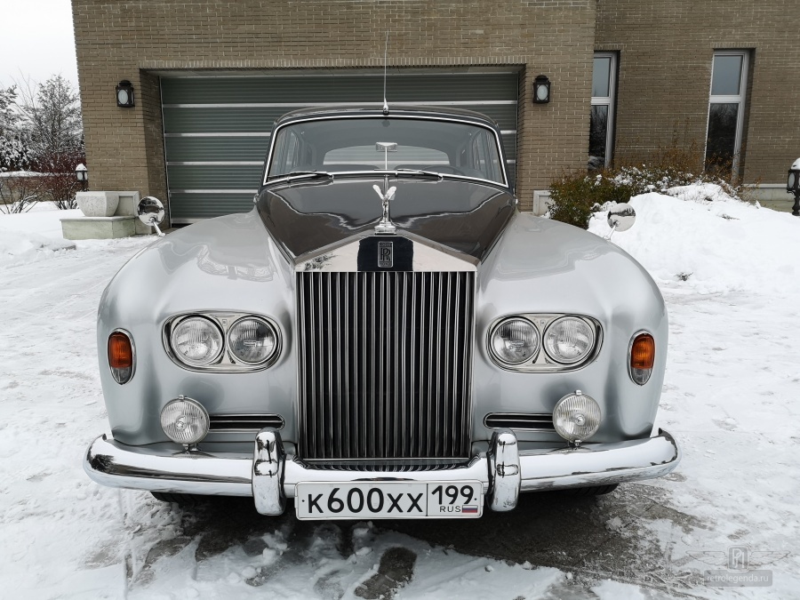 ретро автомобиль Rolls Royce Silver Cloud III 1965 год выпуска 