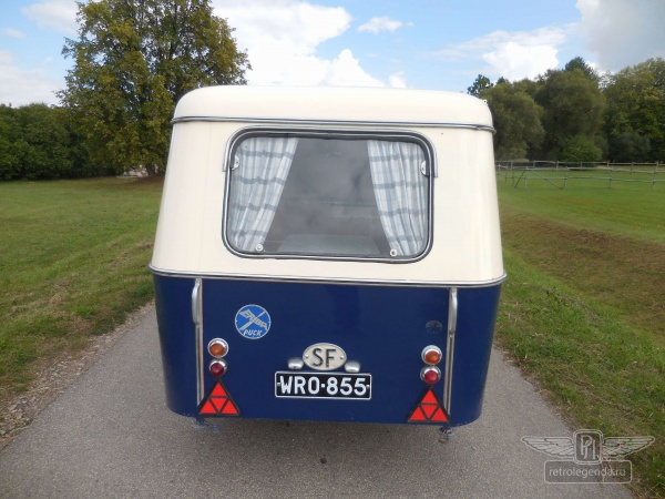 ретро автомобиль Volkswagen T1 Samba Bus 1966 год выпуска 