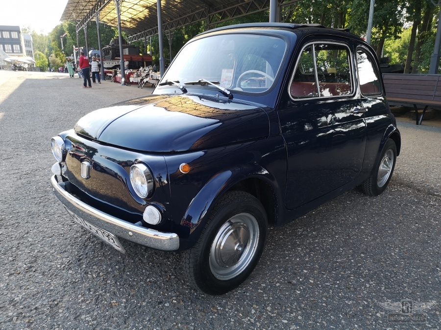 ретро автомобиль FIAT 500 1970 год выпуска 