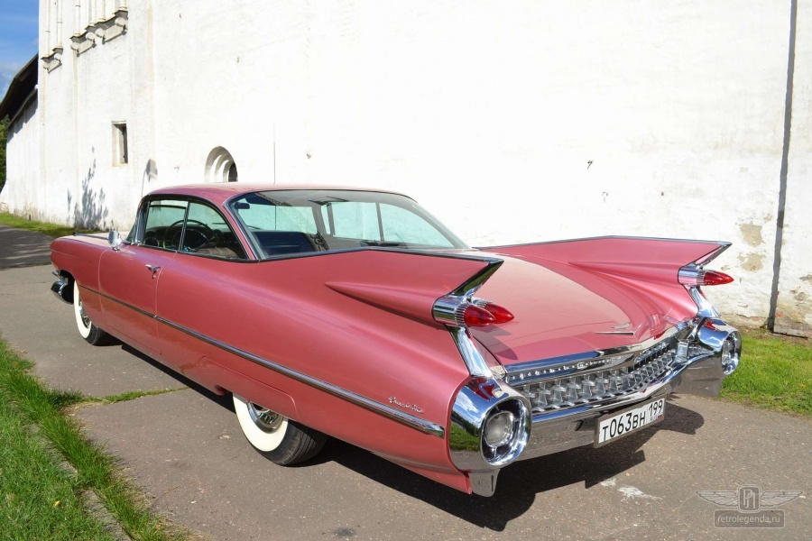 ретро автомобиль Cadillac DeVille Coupe 1959 год выпуска 