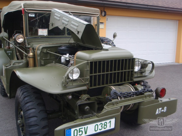 ретро автомобиль Dodge WC57 Command car 1944 год выпуска 