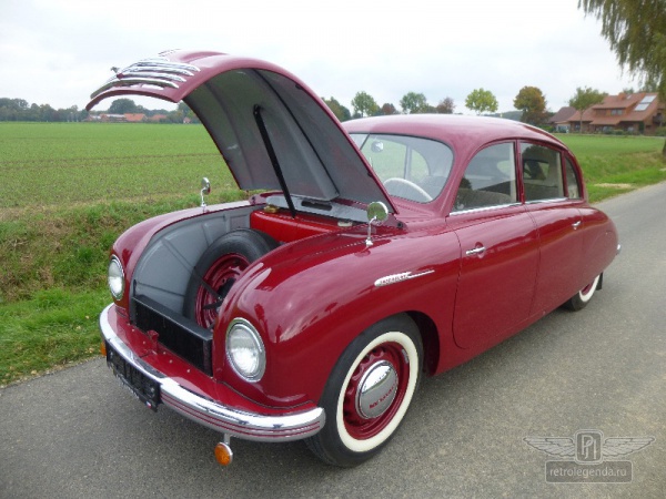 ретро автомобиль Tatra T600 "Tatraplan" 1951 год выпуска 