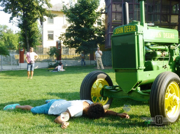 ретро автомобиль John Deere 'AR' 1935 год выпуска 