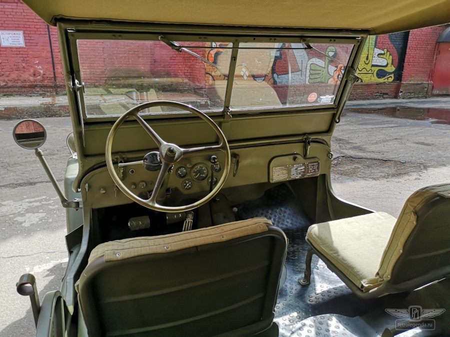 ретро автомобиль Willys MB 1944 год выпуска 