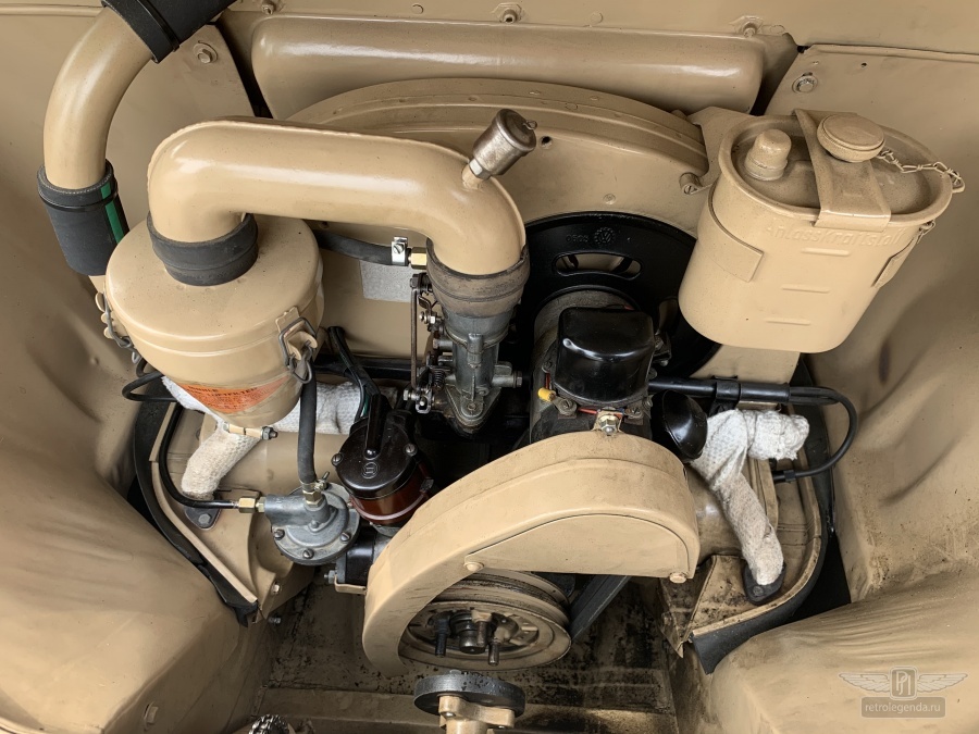 ретро автомобиль Volkswagen Schwimmwagen Typ 166  1943 год выпуска 