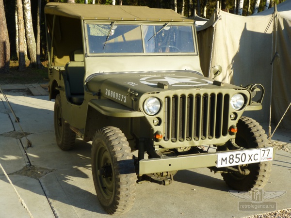 ретро автомобиль Willys MB 1944 год выпуска 