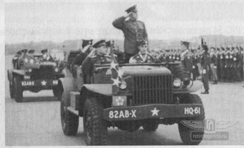 ретро автомобиль Dodge WC58 Radio Command car 1943 год выпуска 