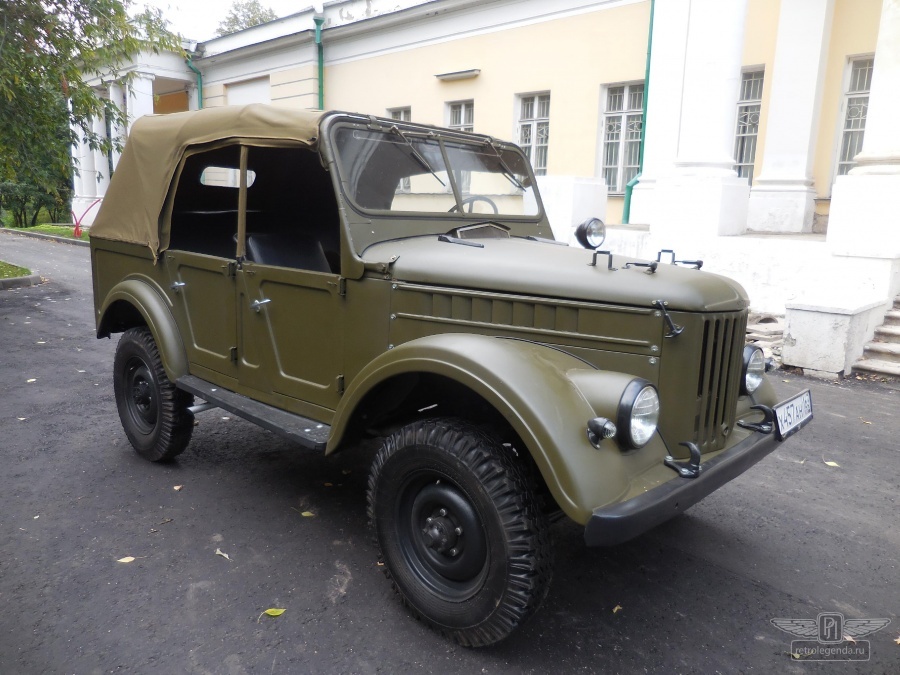 ретро автомобиль ГАЗ 69 1956 год выпуска 