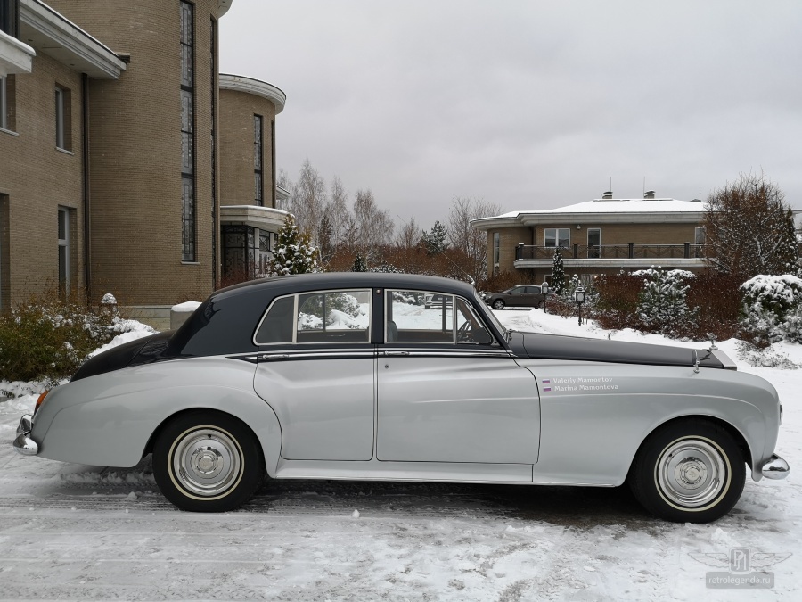 ретро автомобиль Rolls Royce Silver Cloud III 1965 год выпуска 