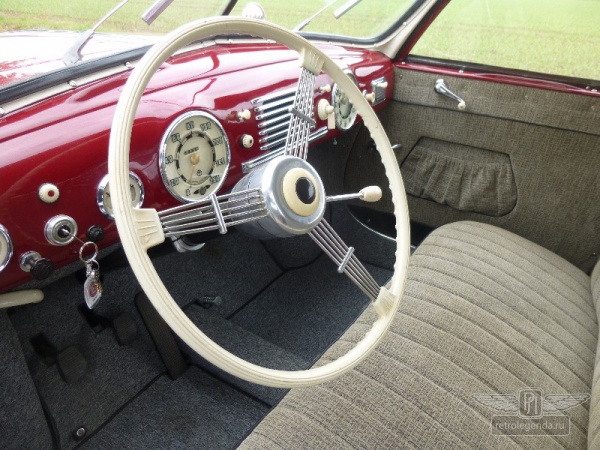 ретро автомобиль Tatra T600 "Tatraplan" 1951 год выпуска 