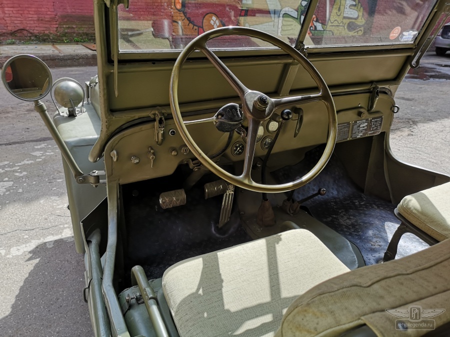 ретро автомобиль Willys MB 1944 год выпуска 