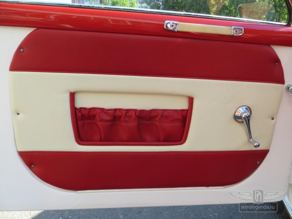 ретро автомобиль Goggomobil TS250 Coupe 1965 год выпуска 