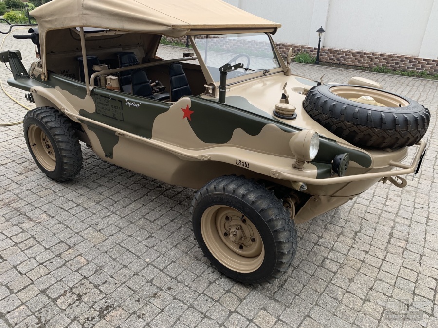 ретро автомобиль Volkswagen Schwimmwagen Typ 166  1943 год выпуска 