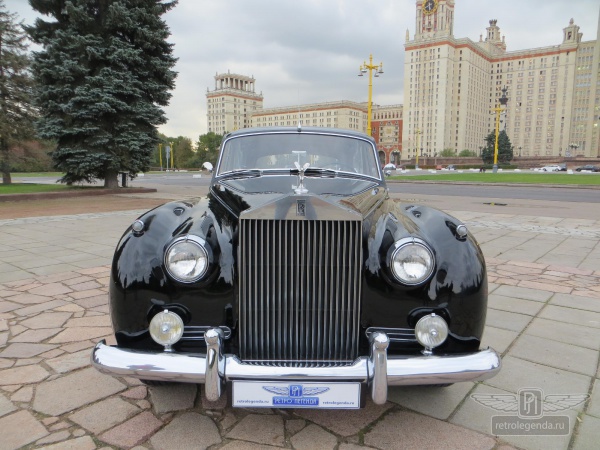 ретро автомобиль Rolls Royce Silver Cloud Long Wheelbase Coachwork by Park Ward Ltd. 1958 год выпуска 