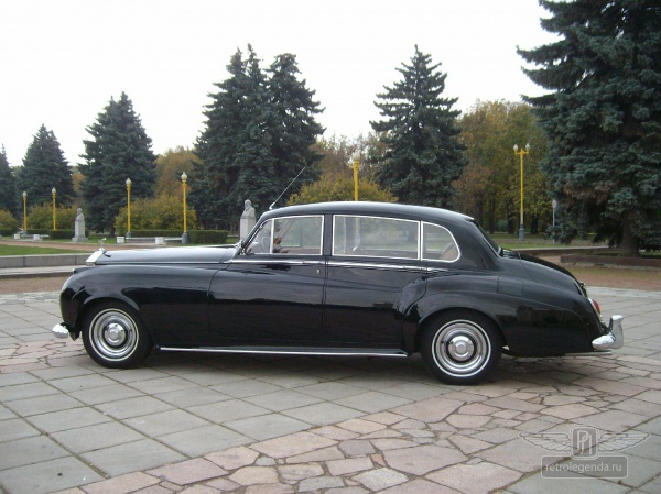 ретро автомобиль Rolls Royce Silver Cloud Long Wheelbase Coachwork by Park Ward Ltd. 1958 год выпуска 