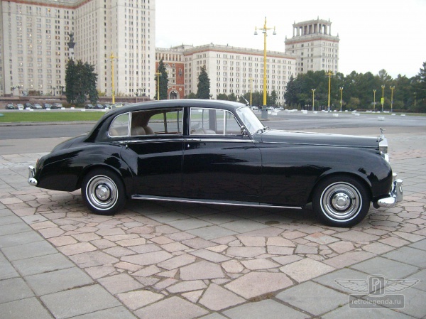 ретро автомобиль Rolls Royce Silver Cloud Long Wheelbase Coachwork by Park Ward Ltd. 1958 год выпуска 