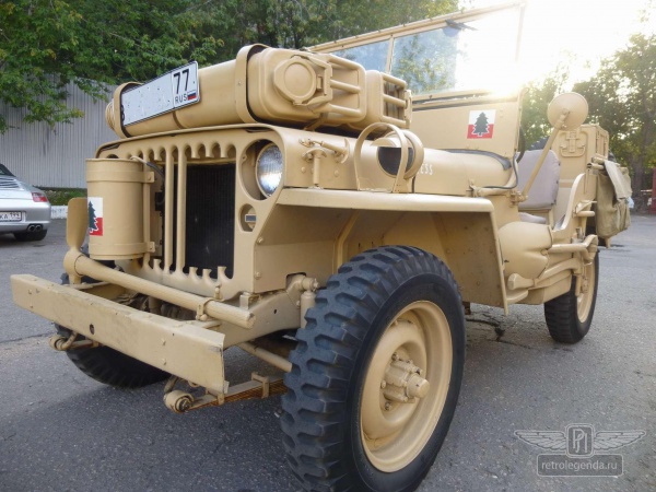 ретро автомобиль Willys Ford GPW Sahara 1942 год выпуска 