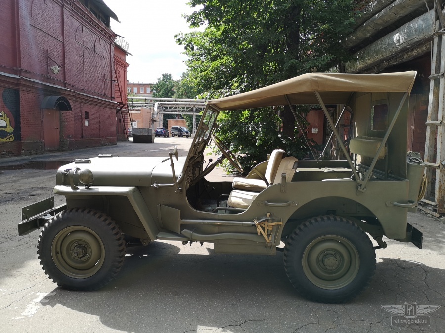 ретро автомобиль Willys MB 1944 год выпуска 