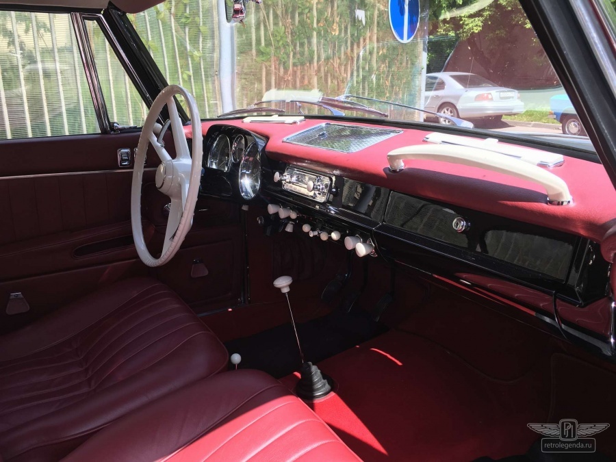 ретро автомобиль BMW 503 Coupe 1960 год выпуска 