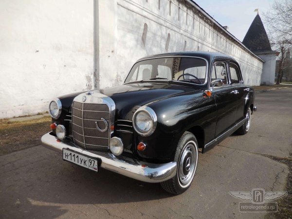ретро автомобиль Mercedes-Benz 190B 1960 год выпуска 