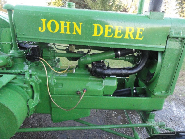 ретро автомобиль John Deere 'AR' 1935 год выпуска 