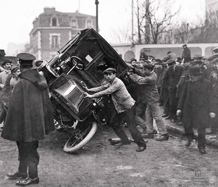 ретро автомобиль Renault AG-1 Taxi de la Marne 1909 год выпуска 