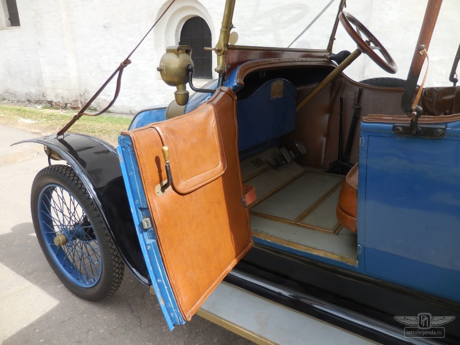 ретро автомобиль Clement-Bayard 1912 год выпуска 