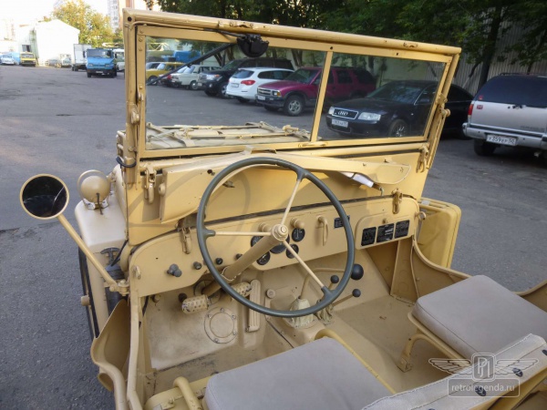 ретро автомобиль Willys Ford GPW Sahara 1942 год выпуска 