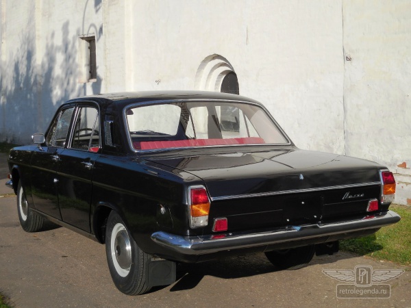 ретро автомобиль Волга ГАЗ 24 1972 год выпуска 