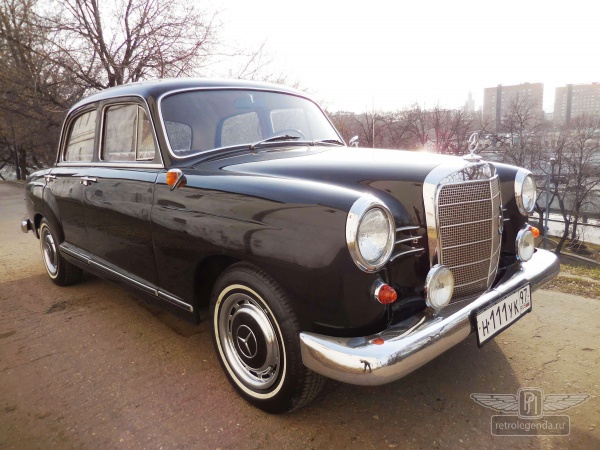 ретро автомобиль Mercedes-Benz 190B 1960 год выпуска 