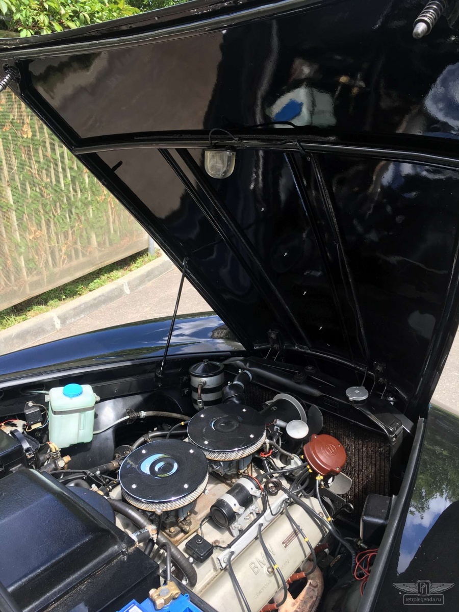 ретро автомобиль BMW 503 Coupe 1960 год выпуска 