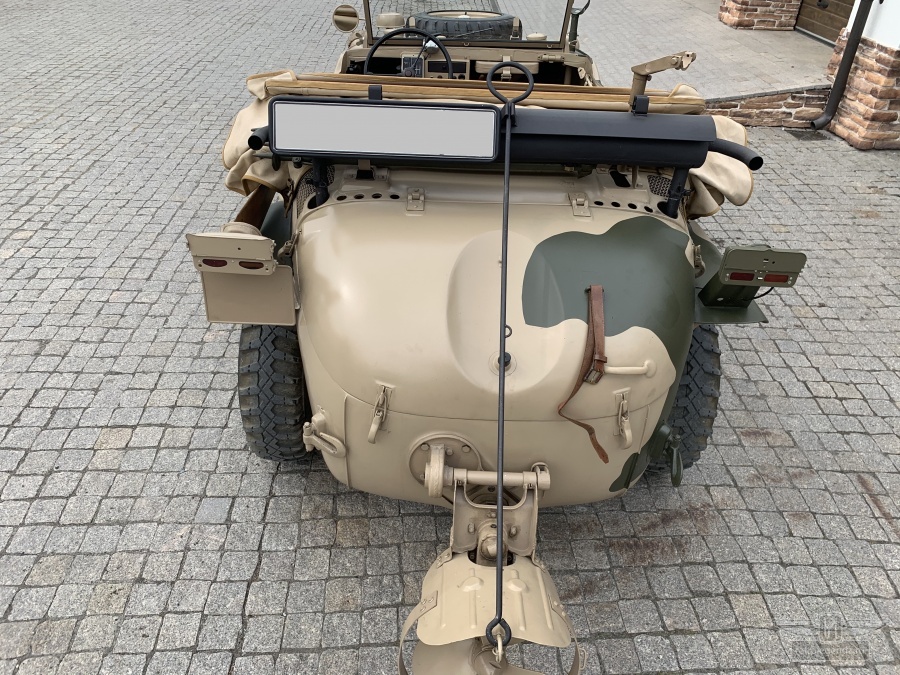 ретро автомобиль Volkswagen Schwimmwagen Typ 166  1943 год выпуска 