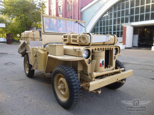 ретро автомобиль Willys Ford GPW Sahara 1942 год выпуска 