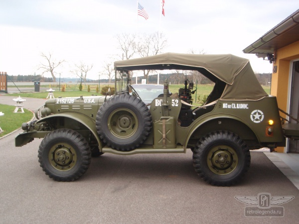 ретро автомобиль Dodge WC57 Command car 1944 год выпуска 