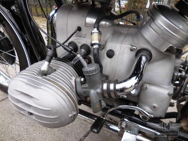 ретро автомобиль BMW R51/2 1952 год выпуска 