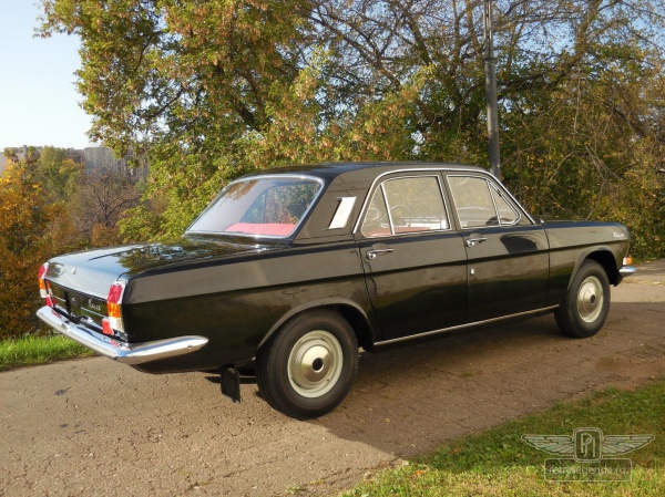 ретро автомобиль Волга ГАЗ 24 1972 год выпуска 