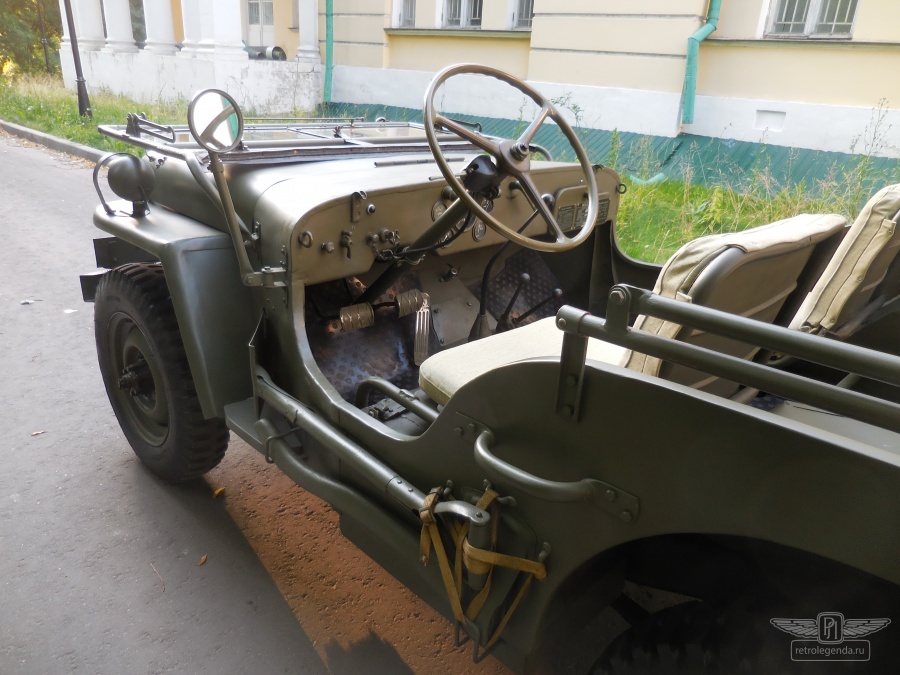 ретро автомобиль Willys MB 1944 год выпуска 
