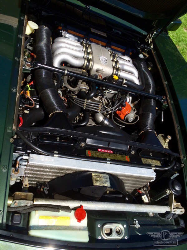 ретро автомобиль Porsche 928 1979 год выпуска 