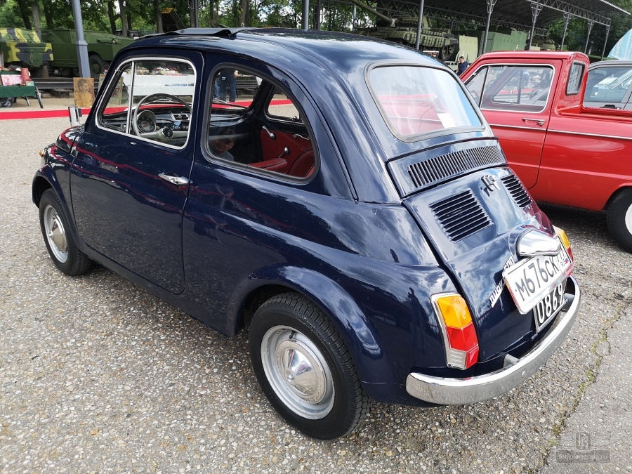 ретро автомобиль FIAT 500 1970 год выпуска 