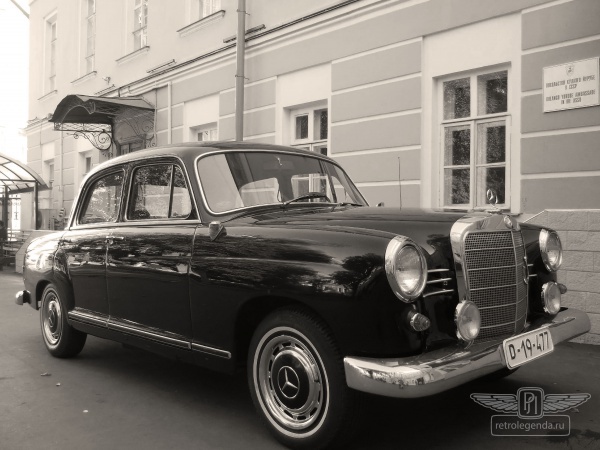 ретро автомобиль Mercedes-Benz 190B 1960 год выпуска 