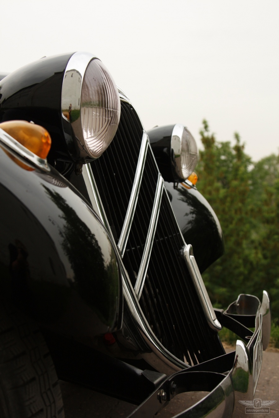 ретро автомобиль Citroen 11С Traction Avant F 1954 год выпуска 