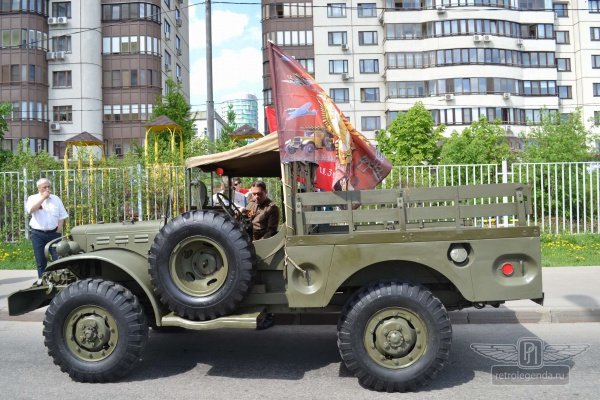 ретро автомобиль Dodge WC52 1942 год выпуска 