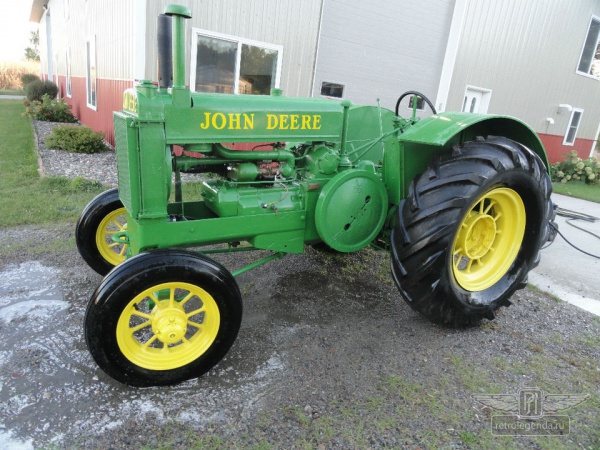 ретро автомобиль John Deere 'AR' 1935 год выпуска 