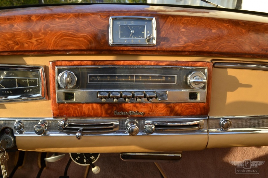 ретро автомобиль Mercedes-Benz 300 Cabriolet 1953 год выпуска 