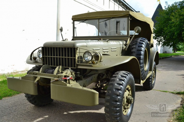ретро автомобиль Dodge WC56 1942 год выпуска 